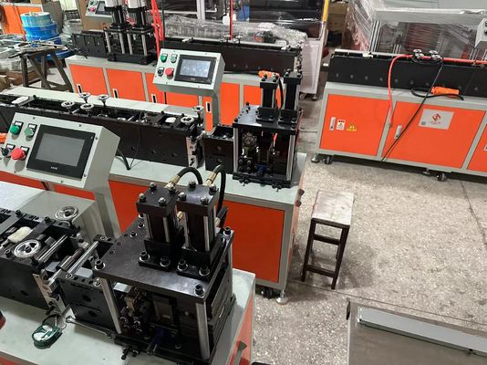 Máquina de fabricação de moldes de filtros de ar de controle Omron personalizada com pressão de ar ajustável