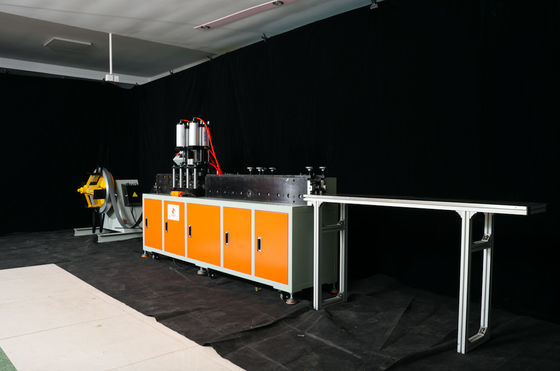 Máquina de moldagem de estrutura interna de filtro de alta precisão Operação automática Manutenção fácil